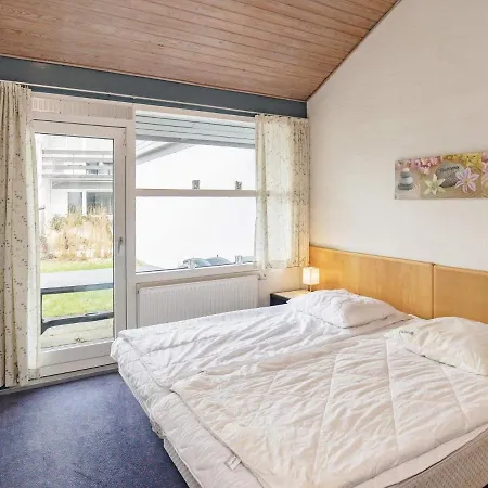 4 Person In Vaeggerlose-by Traum